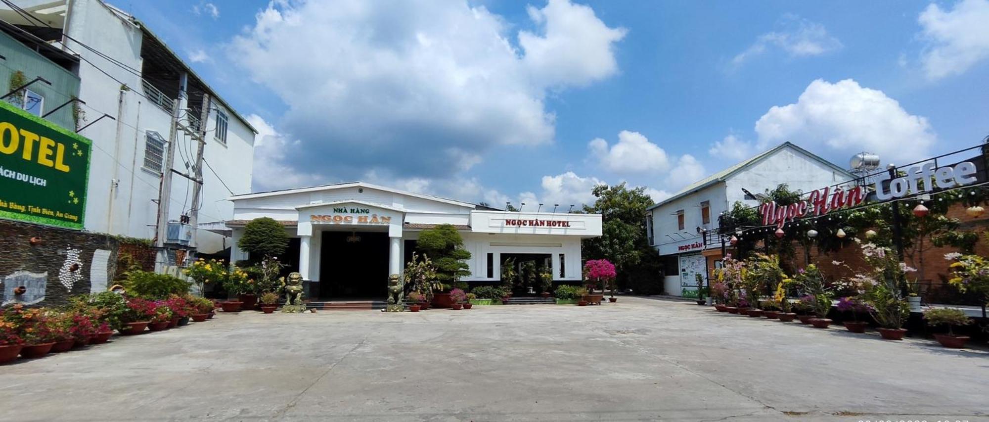 Khach San Ngoc Han Ap Vinh Phu Exterior photo